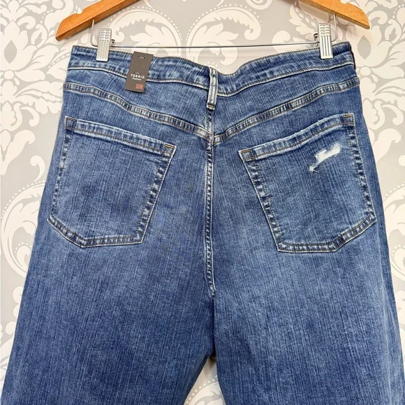 Torrid Distressed High Rise Stretch + Rigid Jeans - Picture 8 of 9